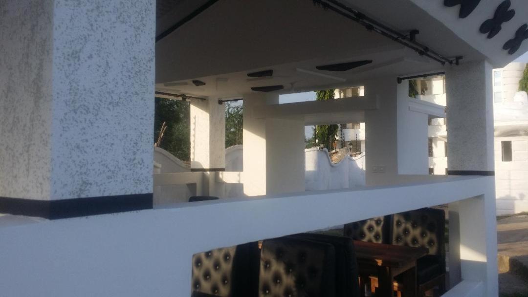 Peacock Park Hotel Ukunda Eksteriør bilde
